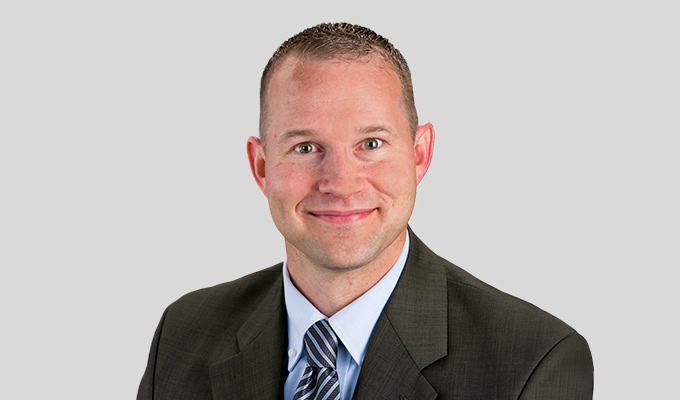 Aaron Moniza headshot