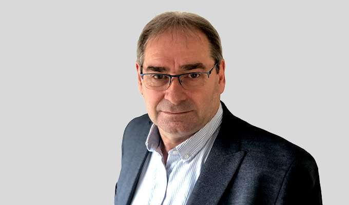 Andy Barnes headshot