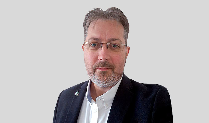 Graeme Booth Headshot
